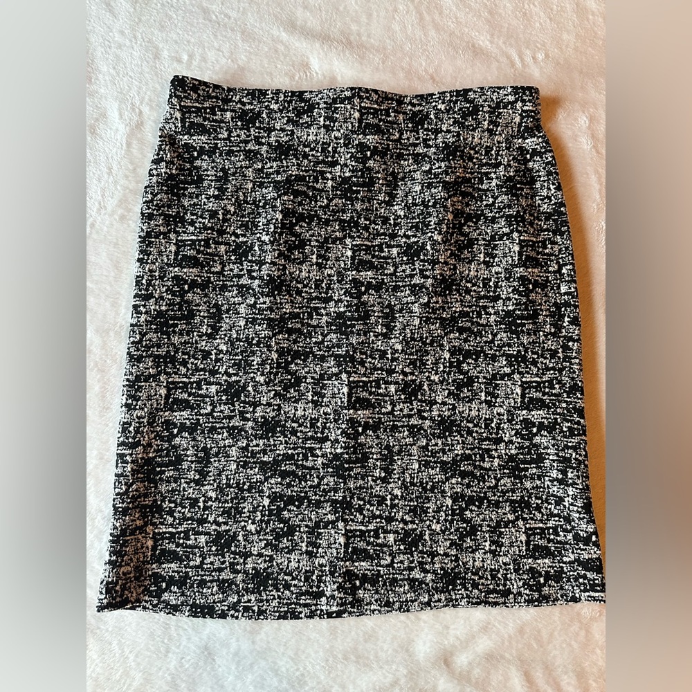 Philosophy Elegant Black and White Tweed Skirt with Zipper - Women’s Size 12